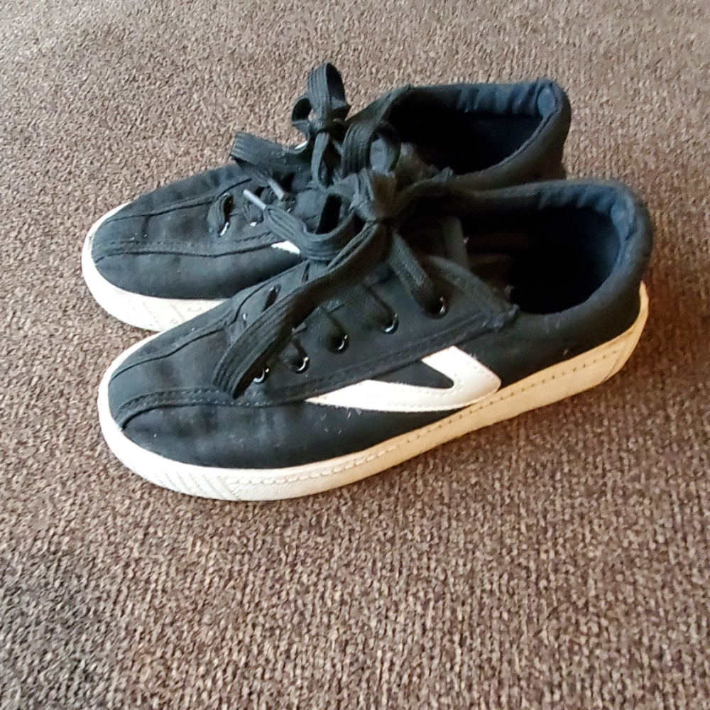Tretorn Tennis Shoes (Size: US 13, EURO 31)